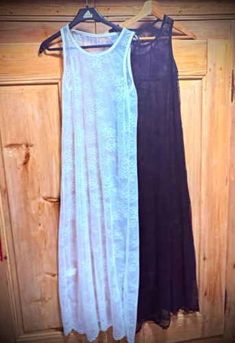 Spitzenkleid schwarz oder